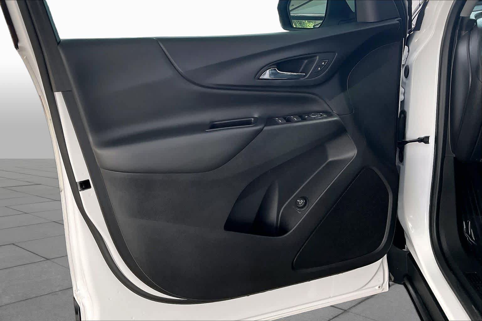 Used 2018 Chevrolet Equinox LT FWD image 22
