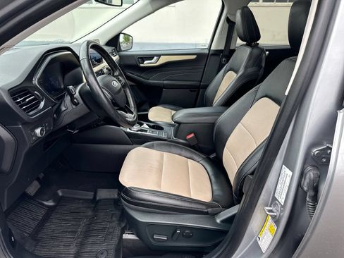 Used 2022 Ford Escape Titanium w/ Titanium Premium Package FWD image 12