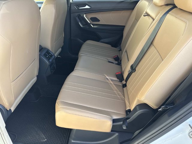 Certified 2024 Volkswagen Tiguan SE R-Line FWD image 27
