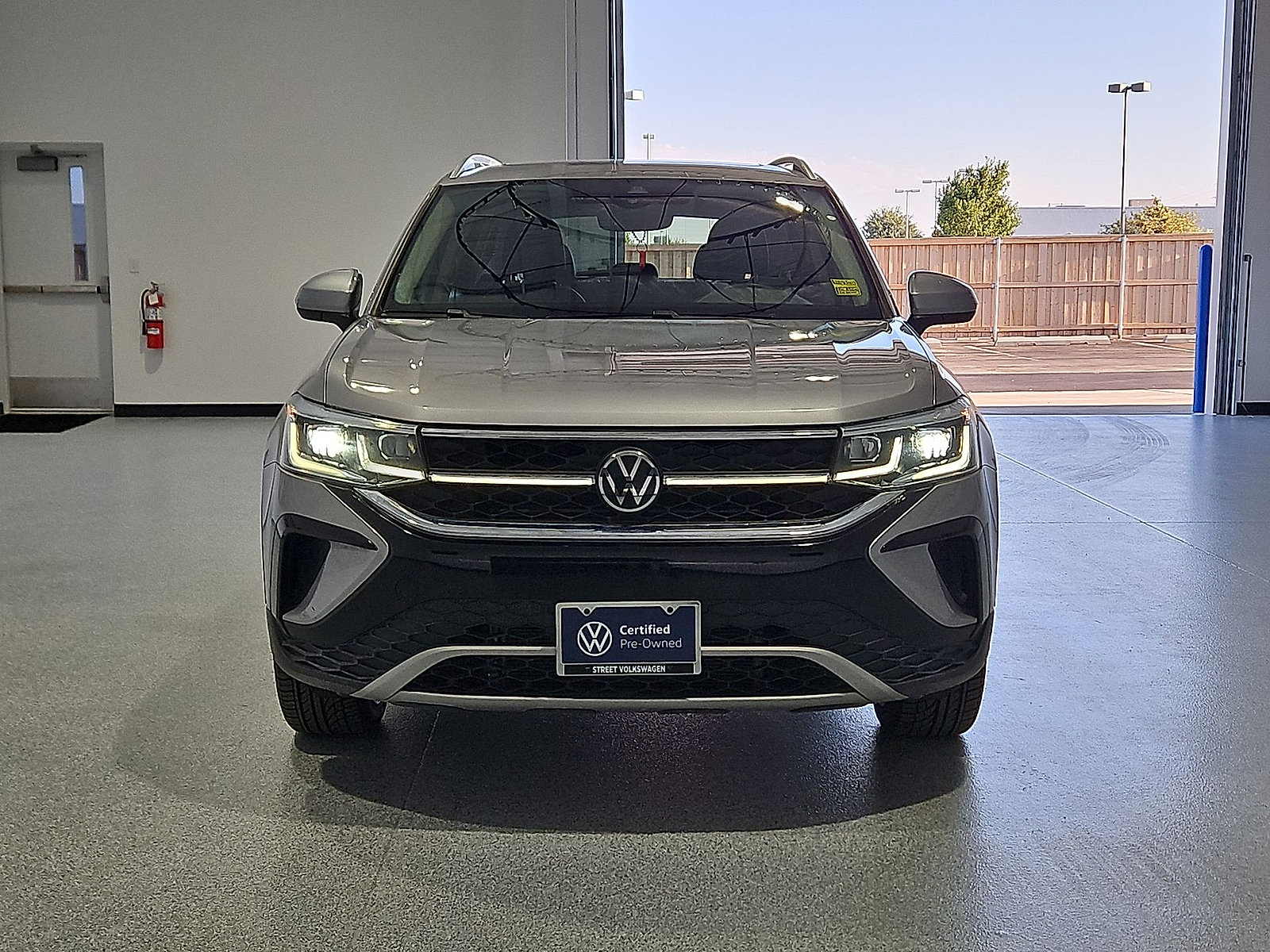 Certified 2023 Volkswagen Taos SEL AWD/4WD image 3