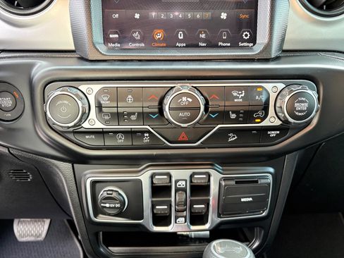 Certified 2021 Jeep Wrangler Unlimited Sport AWD/4WD image 19