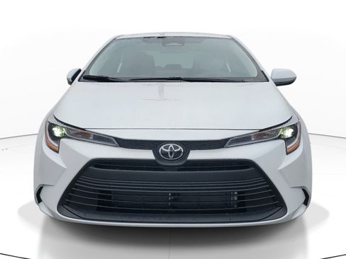 New 2026 Toyota Corolla LE image 2
