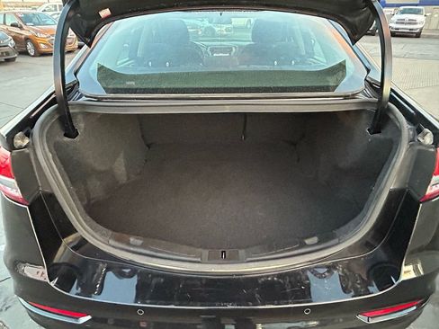 Used 2019 Ford Fusion SE image 8