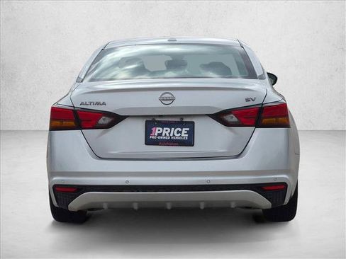 Used 2024 Nissan Altima 2.5 SV FWD image 6
