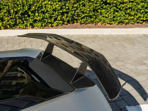 Used 2020 Lamborghini Huracan EVO image 46