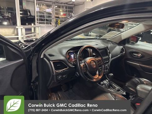 Used 2019 Jeep Cherokee Latitude Plus image 13