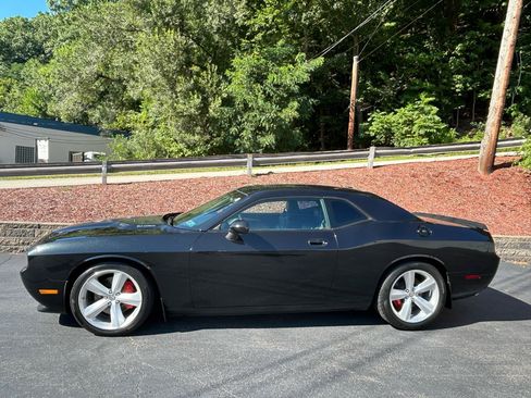 Used 2009 Dodge Challenger SRT8 w/ SRT Option Group II RWD image 2