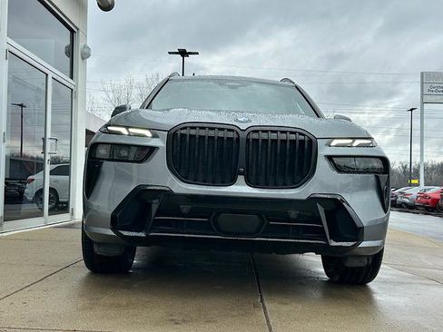 Certified 2024 BMW X7 xDrive40i w/ M Sport Package image 2