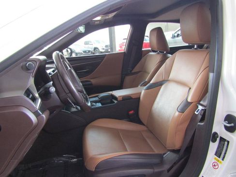 Used 2019 Lexus ES 350 w/ Accessory Package 2 FWD image 9