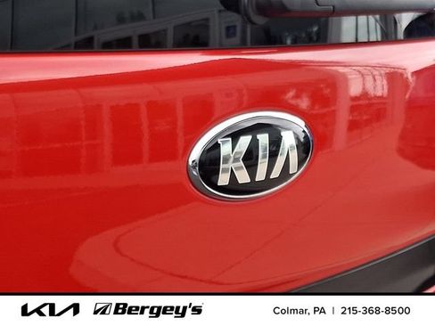 Used 2017 Kia Soul ! w/ Tech Package FWD image 31
