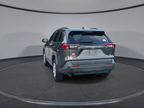 Used 2021 Toyota RAV4 LE FWD image 7