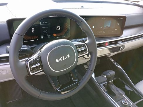 Certified 2025 Kia Sorento X-Line EX image 9