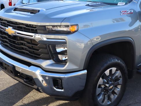 Certified 2025 Chevrolet Silverado 2500 LT w/ All Star Edition image 6