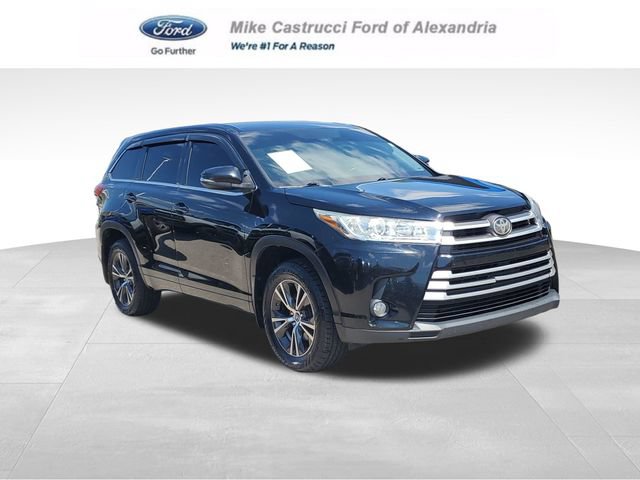 Used 2017 Toyota Highlander Plus AWD/4WD image 1