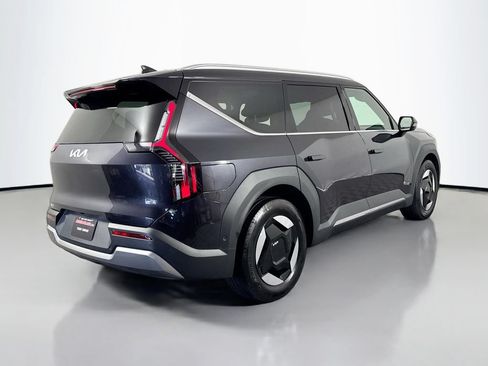 Used 2026 Kia EV9 Wind AWD/4WD image 5