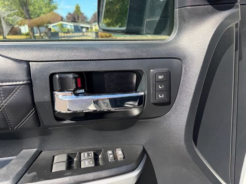 Used 2017 Toyota Tundra Platinum AWD/4WD image 12