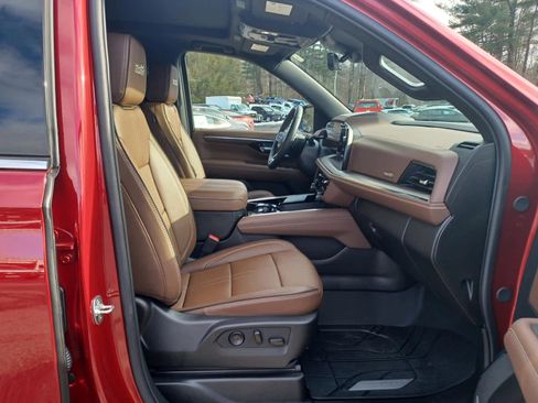 Used 2025 Chevrolet Tahoe High Country image 30