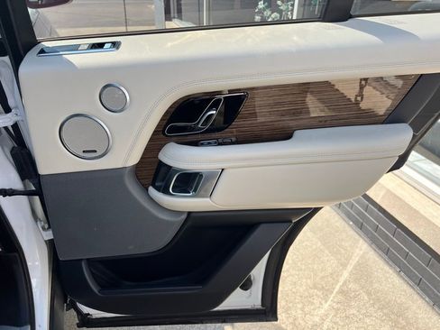 Used 2018 Land Rover Range Rover HSE image 25
