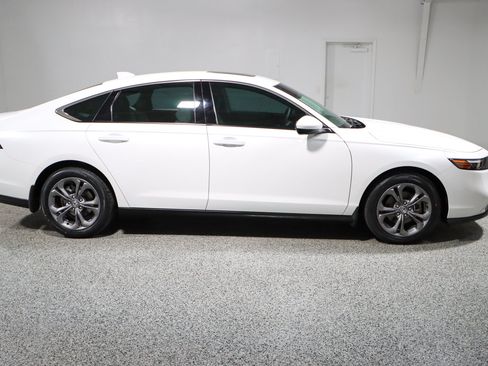 Used 2024 Honda Accord EX image 6