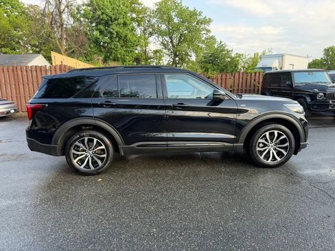 Used 2025 Ford Explorer ST-Line AWD/4WD image 5