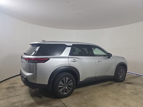 Used 2025 Nissan Pathfinder S image 5