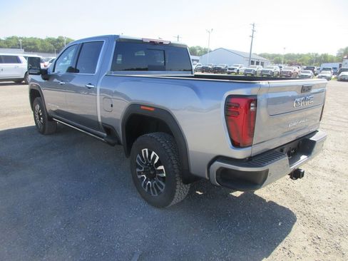 New 2026 GMC Sierra 2500 Denali Ultimate AWD/4WD image 9