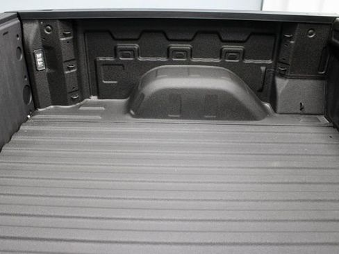 Used 2025 Chevrolet Silverado 1500 High Country w/ Technology Package image 15