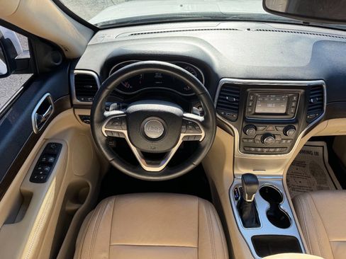 Used 2017 Jeep Grand Cherokee Laredo w/ Quick Order Package 2BE image 45