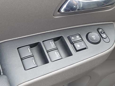 Used 2015 Honda Odyssey EX image 23