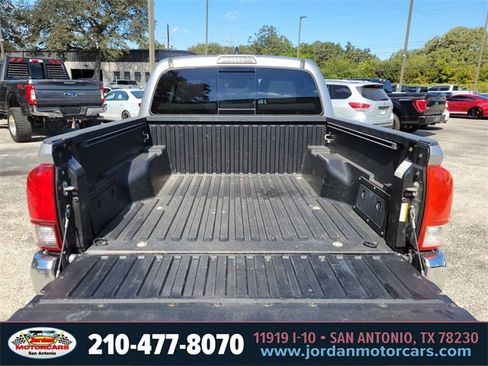 Used 2018 Toyota Tacoma SR5 w/ Exterior Package image 27