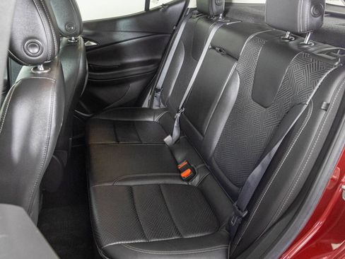 Used 2022 Buick Encore GX Essence w/ Experience Buick Package AWD/4WD image 37