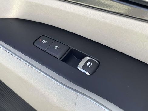 New 2026 Kia Sorento S w/ S Panoramic Sunroof Package image 13