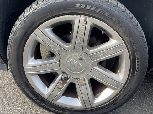 Used 2009 Cadillac Escalade AWD image 25