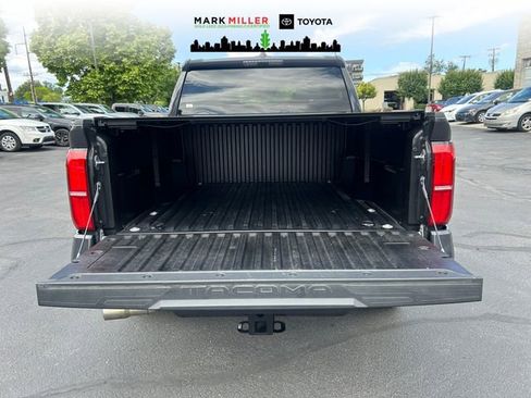 Certified 2024 Toyota Tacoma SR5 AWD/4WD image 18