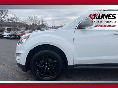 Used 2017 Chevrolet Equinox LT image 16