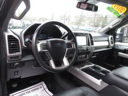 Used 2019 Ford F350 Lariat image 24