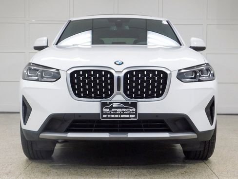 Used 2023 BMW X4 xDrive30i image 2