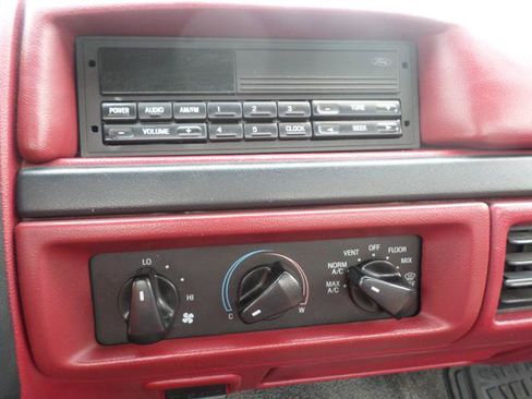 Used 1997 Ford F250 4x4 Regular Cab Heavy Duty image 34