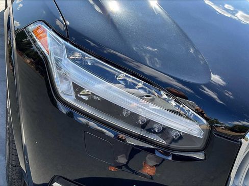 Used 2025 Volvo XC90 B5 Plus w/ Protection Package Premier image 32