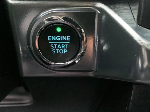 Used 2022 Ford F150 Lariat image 11