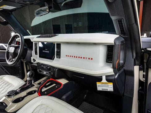 Used 2026 Ford Bronco Heritage Edition AWD/4WD image 11