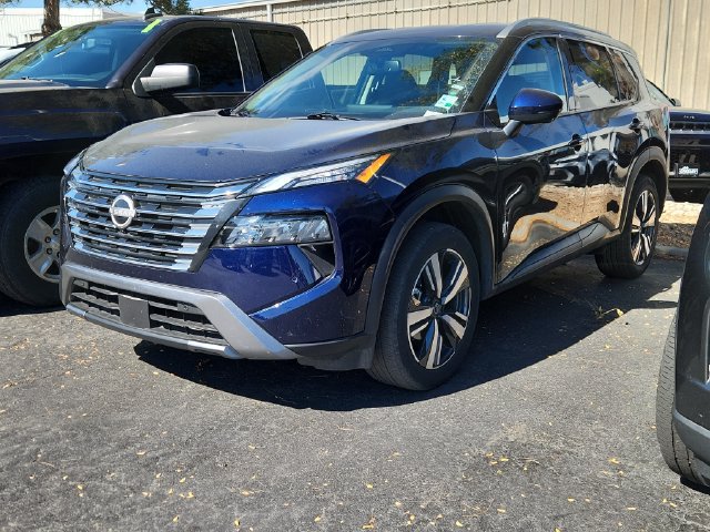 Certified 2026 Nissan Rogue SL AWD/4WD image 3
