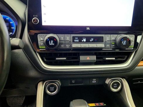 Used 2024 Toyota Grand Highlander AWD image 18