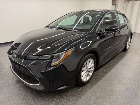 Certified 2020 Toyota Corolla XLE FWD image 5