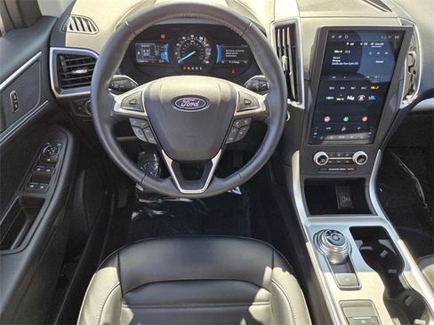 Used 2024 Ford Edge SEL w/ Convenience Package image 18