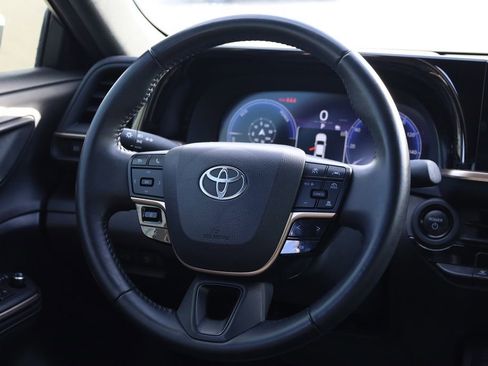 Used 2023 Toyota Crown XLE image 23