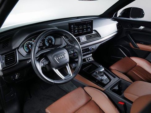 Certified 2023 Audi Q5 e Premium Plus w/ Premium Plus Package image 3