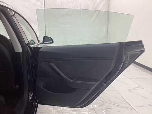 Used 2018 Tesla Model 3 Long Range image 25