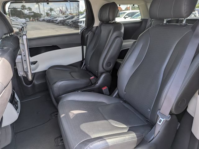Certified 2024 Kia Carnival SX Prestige FWD image 14