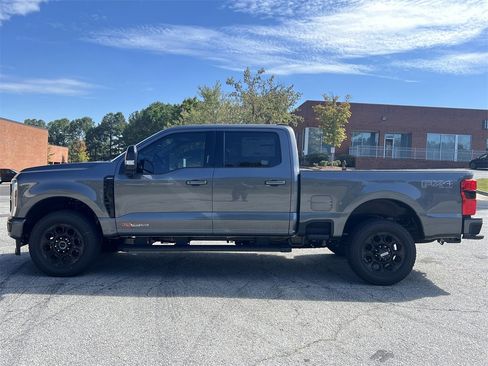 New 2026 Ford F250 Lariat w/ Black Appearance Package image 31